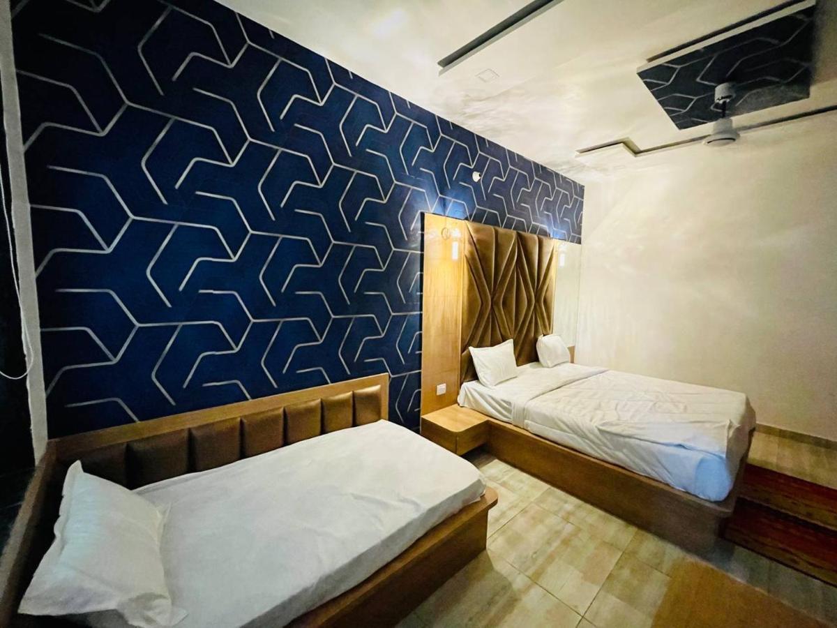 Hotel B P Emerald マトゥラー エクステリア 写真